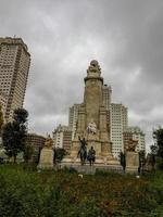 Madrid Spagna posto placa de espana monumento miguel de cervantes foto