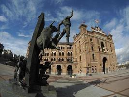 Madrid plaza de toros Toro combattente storico arena las ventas foto