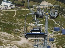 sedia cavo sollevamento nel dolomiti foto