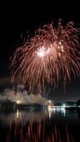 fuochi d'artificio celebrazione a notte nel il suan luang rama ix foto