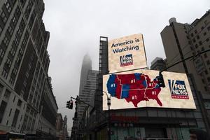 nuovo York - Stati Uniti d'America Maggio 4 2019 - volte piazza pieno di persone foto