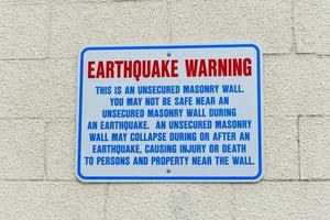 terremoto avvertimento parete cartello nel ancoraggio, alaska Stati Uniti d'America foto
