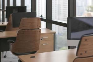 tavoli e scrivanie per ufficio in legno foto