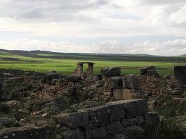 volubilis romano rovine nel Marocco- meglio conservato romano rovine collocato fra il imperiale città di fez e meknes foto