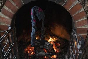 tradizionale natale Epifania calzini sospeso su camino foto