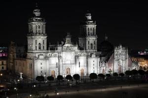 Messico città zocalo principale posto a notte foto