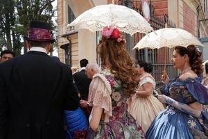 Genova, Italia - Maggio 5 2018 - 19 secolo vestito parata per euroflora mostra nel il unico scenario di il nervi foto