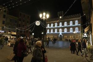 chiavarese, Italia - dicembre 23, 2018 - storico medievale cittadina è pieno di persone per Natale foto