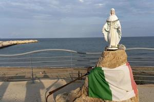 avola santo vergine Maria statua di il mare sicilia foto