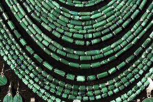 malachite collana orecchini gioielleria su Schermo In piedi nel un' negozio mercato foto