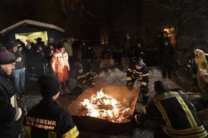 neuschönau, Germania - gennaio 5 2019 - lousnacht notte celebrazione con foresta spirito waldgeister nel Baviera villaggio foto