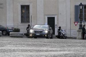 Roma, Italia. novembre 22 2019 - Presidente Sergio mattarella in arrivo a quirinale edificio foto