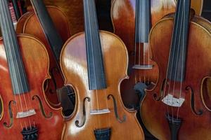 molti violino dettaglio vicino su strumento foto