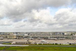 Parigi, Francia - novembre 7 2019 - Parigi aeroporto cdg atterraggio e Caricamento in corso carico e passeggeri foto