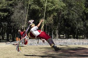 Messico città, Messico - gennaio 30 2019 - il antico danza di volantini los voladores foto