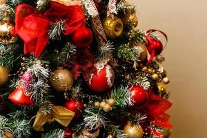 Natale sfondo - palline e ramo di abete rosso albero foto