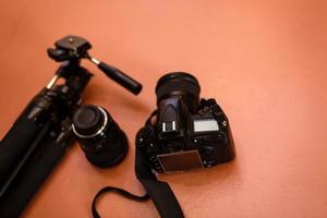 superiore Visualizza di opera spazio fotografo con mirrorless telecamera sistema telecamera foto