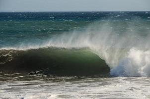 grande mare onde foto