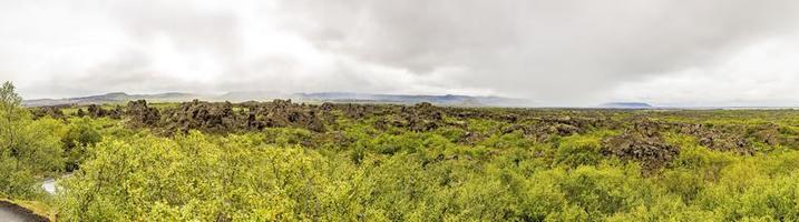 panoramico immagine a partire dal hverfjall vulcano per myvatn lago la zona nel settentrionale Islanda nel estate durante giorno foto