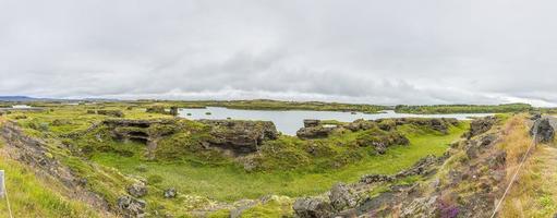 panoramico immagine a partire dal hverfjall vulcano per myvatn lago la zona nel settentrionale Islanda nel estate durante giorno foto