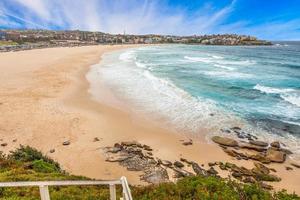 Visualizza di bondi spiaggia nel sydney senza persone foto