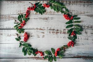 il giro telaio di le foglie e frutti di bosco di Rowan foto