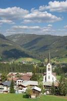 villaggio di Riezlern, Kleinwalsertal, Vorarlberg, Austria foto