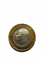 tacchino nel giugno 2022. isolato bianca foto di un' moneta con un' denominazione di uno Turco lira. l