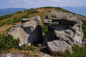 bellissimo paesaggio montagne Carpazi nel il Ucraina foto