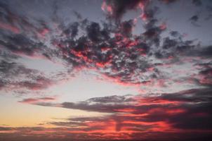 cielo al di sopra di il tramonto foto