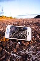 rotto Telefono su il terra foto