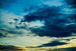 cielo al di sopra di il tramonto foto