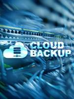 backup su nuvola. prevenzione della perdita di dati del server. sicurezza informatica. foto