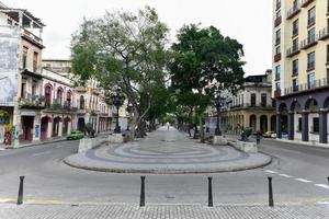 il largo viale paseo del prado paseo de marti nel havana Cuba foto