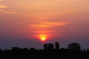 sfondo del paesaggio al tramonto foto