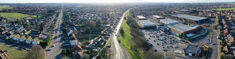 bellissimo aereo Visualizza di città luton città di Inghilterra appena prima tramonto foto