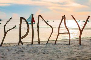 Perfetto tropicale spiaggia con turchese acqua e bianca sabbia foto