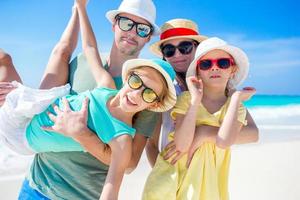 famiglia spiaggia vacanza foto