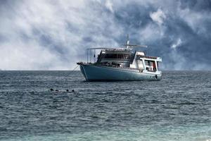 crociera barca Maldive cristallo turchese acqua tropicale isola Paradiso sabbioso spiaggia foto