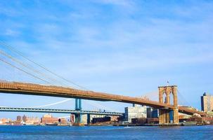 brooklyn ponte al di sopra di est fiume visto a partire dal nuovo York città foto