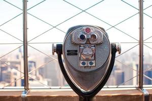 pubblico telescopio appuntito su Manhattan edifici foto