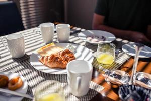 fresco e Delizioso prima colazione nel all'aperto bar foto