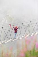 il corda ponte su il superiore di montagna di rosa khutor, Russia foto