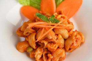 maccheroni al pomodoro saltati in padella foto