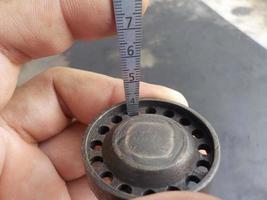 misurare la dimensione del foro di un ugello a spruzzo