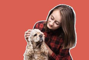 giovane donna con un' cane foto