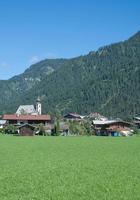 villaggio di Waidring, Tirolo, Austria foto