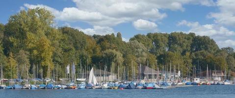 marina a lago unterbacher vedere nel Duesseldorf,Renania,Nord Reno Westfalia, Germania foto