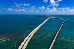 chiave ovest isola Florida autostrada e ponti al di sopra di il mare aereo Visualizza foto