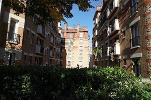 Parigi tetti camino e edificio vista della città foto